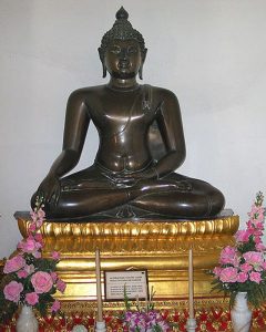 Buddha-Figur im Chiang Saen-Stil